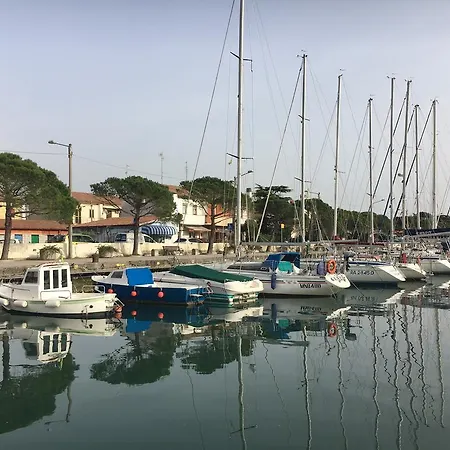 לינה וארוחת בוקר Flo Villaggio del Pescatore