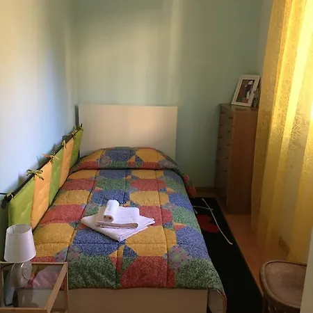 לינה וארוחת בוקר Flo